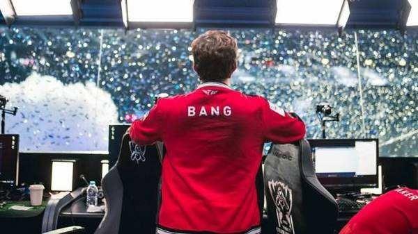 前职业选手 Smeb 宣布退役：忠诚！队长宋京浩已经从侦察中归来