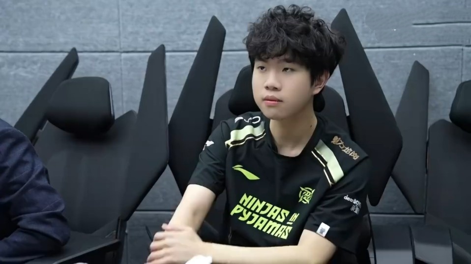 LNG工作人员解释GALA删博：只是工作人员登录感谢赞助而已