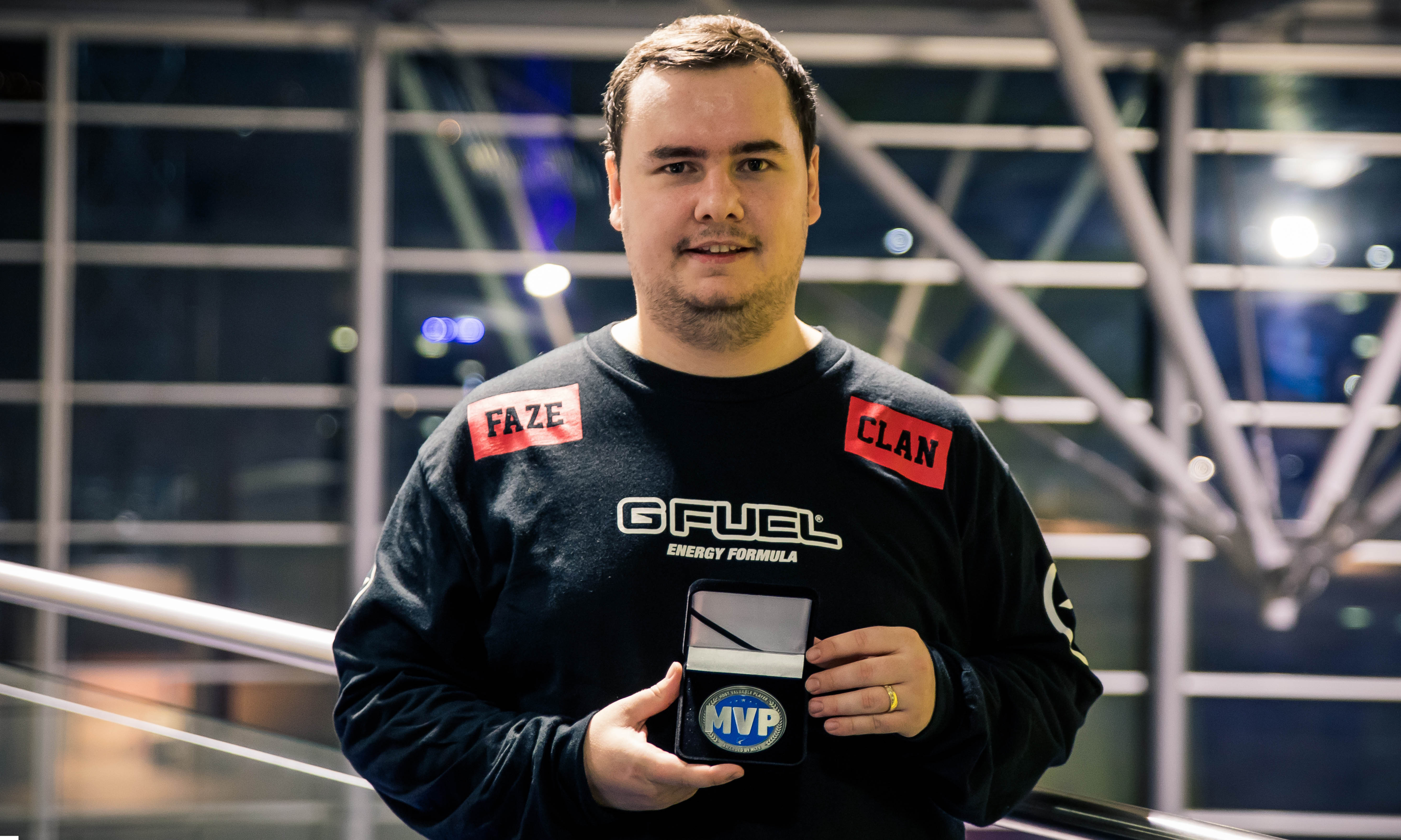 Falcons 准备从 Heroic 转会三名选手；