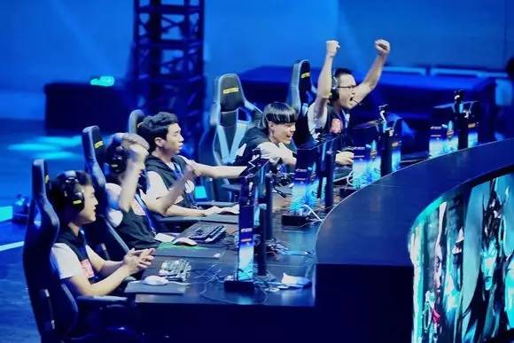 Crisp赛后更博：继续一起努力走下去吧