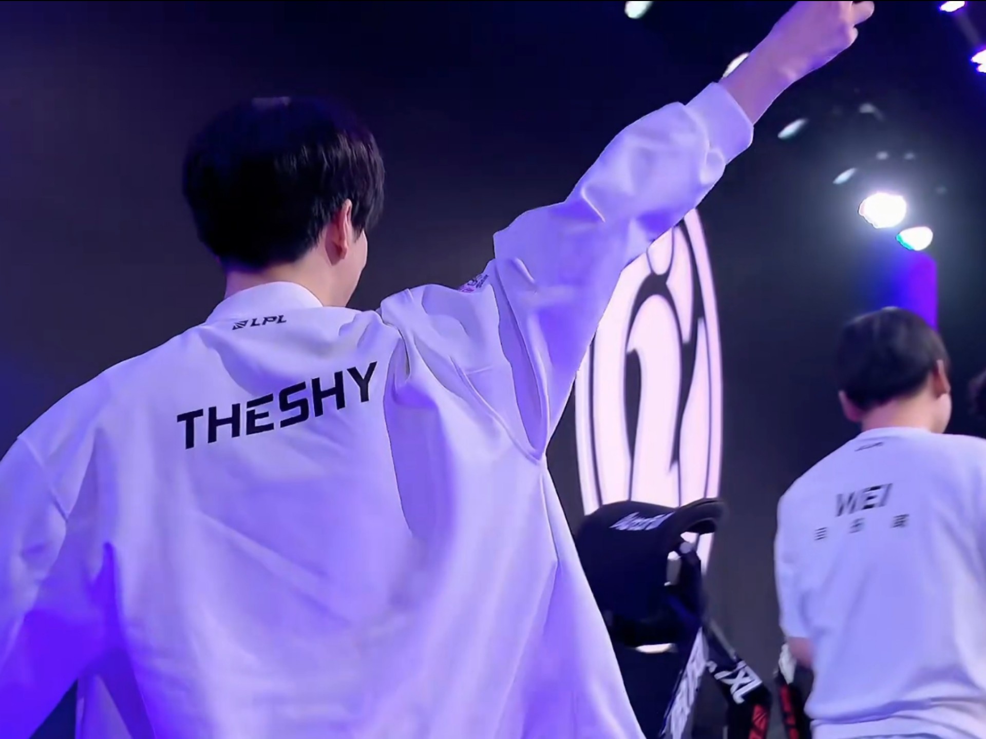 Top Esports 击败 G2 Esports 进入 2025 年全球总决赛半决赛