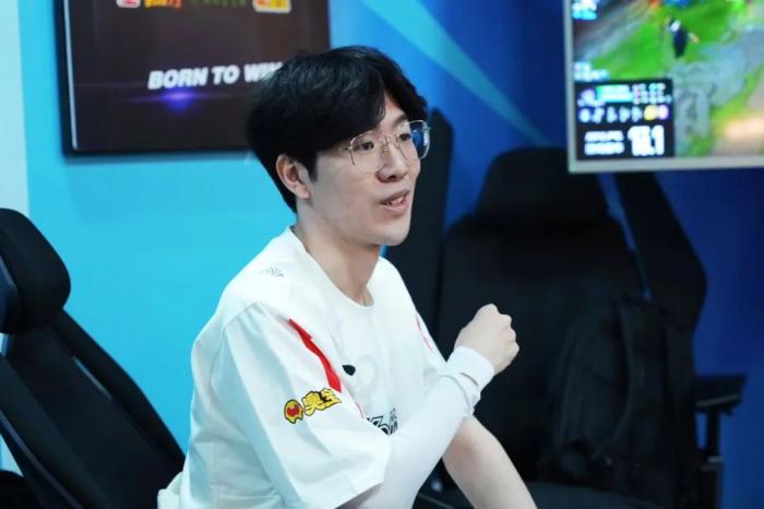 Creme 阿卡丽影舞发展阵容在中期团战中无力， Invictus Gaming 被 Top Esports 淘汰了；